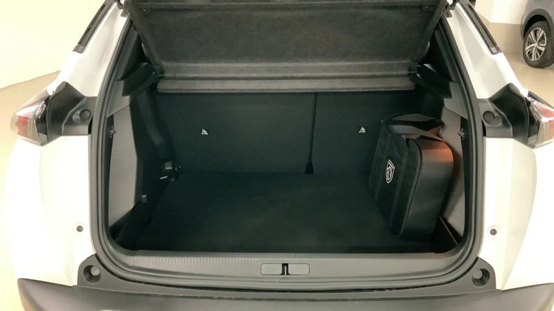 Peugeot 2008 • 2022 • 23,800 km 7