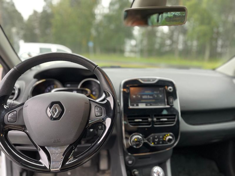 Renault Clio • 2014 • 97,400 km 5