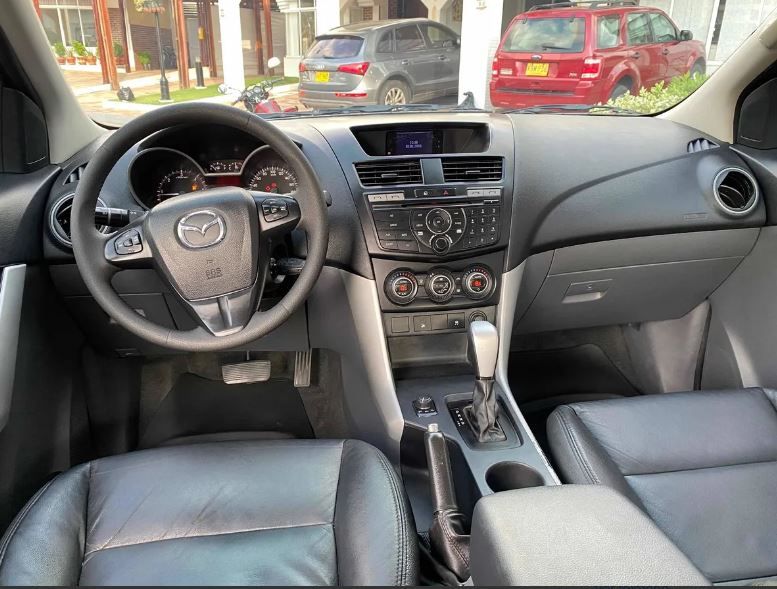 Mazda BT • 2015 • 110,000 km 2