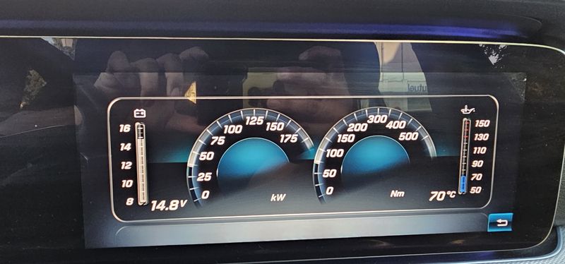 Mercedes-Benz E • 2019 • 123,500 km 8