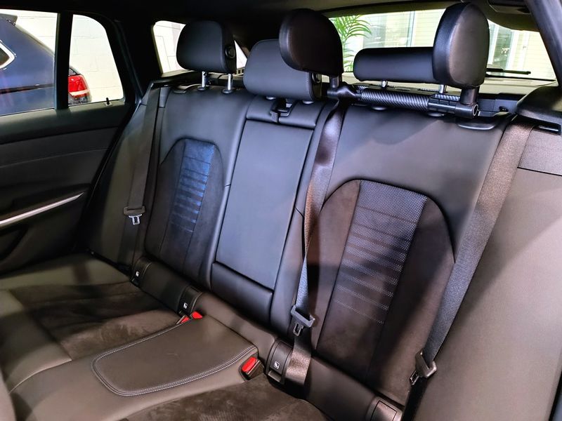 BMW 3 Series • 2024 • 20,000 km 14