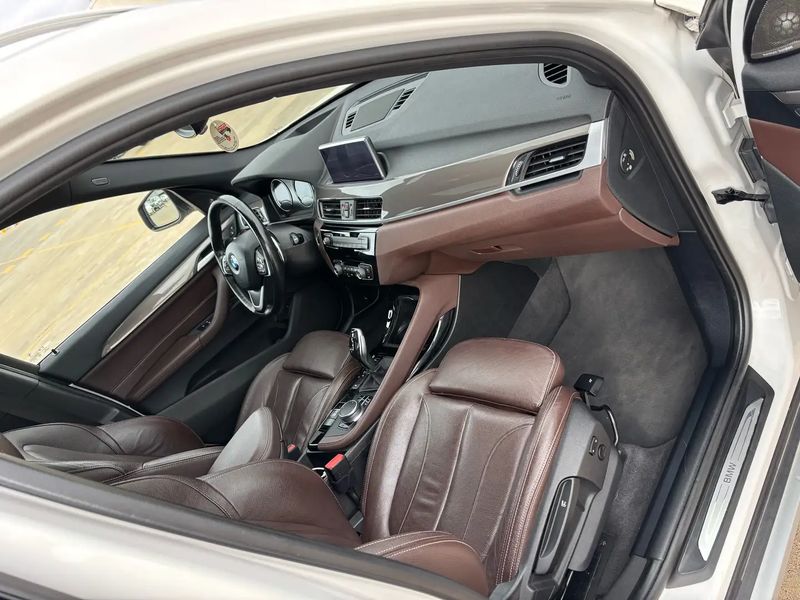 BMW X1 • 2018 • 113,000 km 7