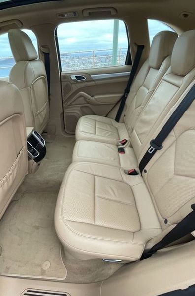 Porsche Cayenne • 2014 • 102,000 km 9