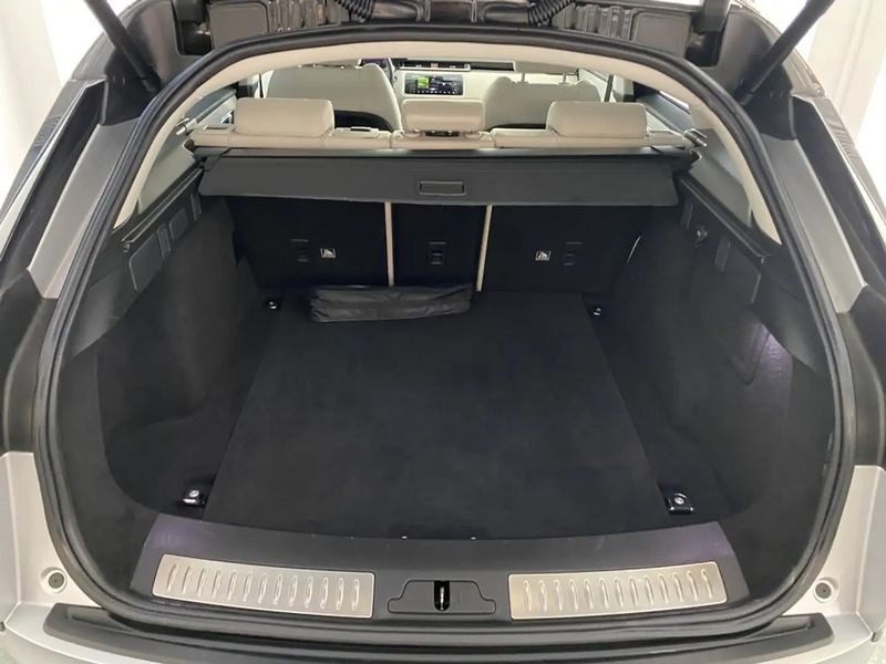 Land Rover Range Rover Velar • 2018 • 117,000 km 9