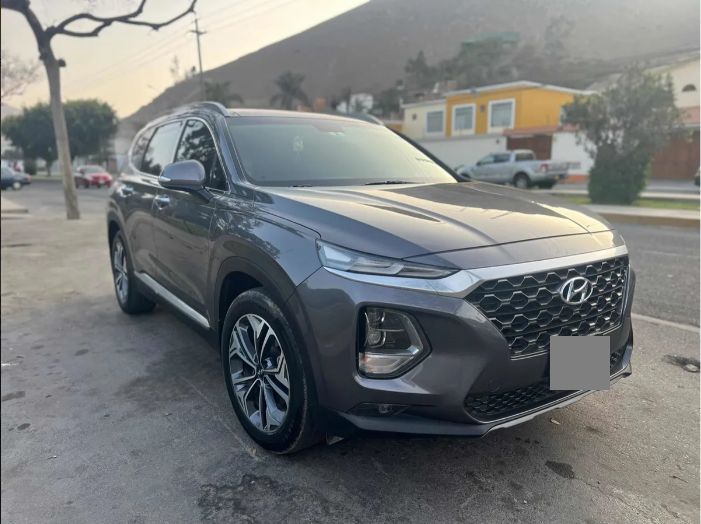 Hyundai Santa Fe • 2019 • 85,000 km 1