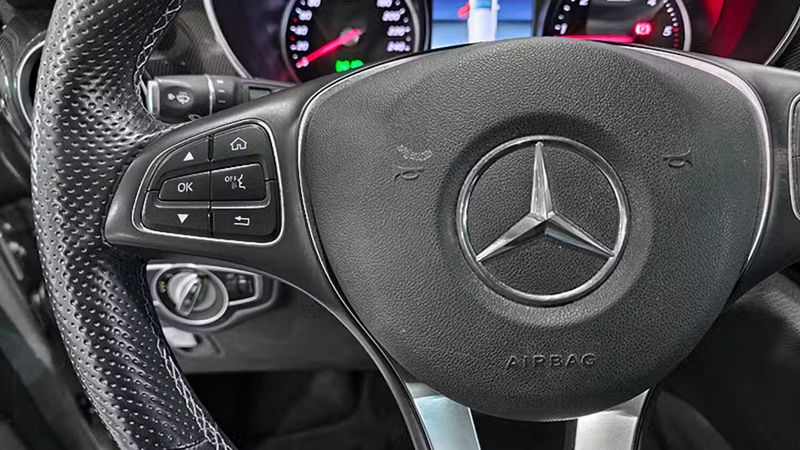 Mercedes-Benz 310 Van • 2019 • 134,431 km 11