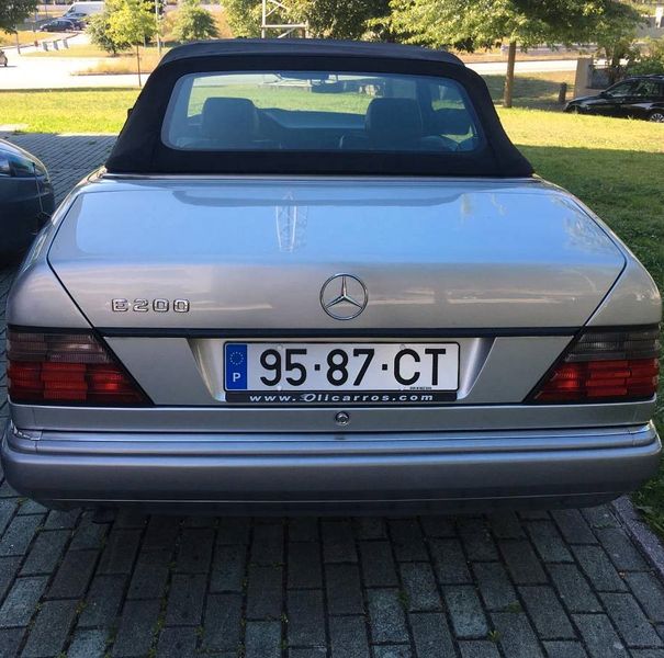 Mercedes-Benz E • 1993 • 200,000 km 2