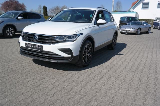 Volkswagen Tiguan • 2023 • 89,260 km 1