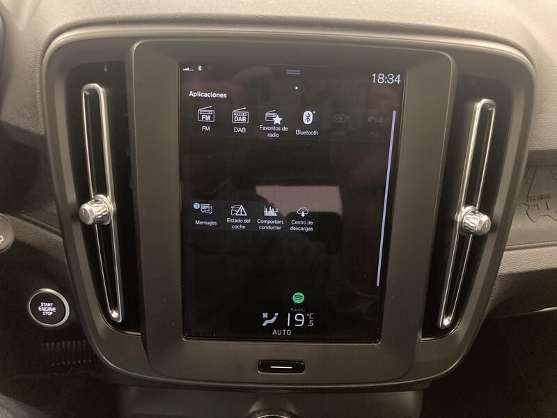 Volvo XC40 • 2024 • 32,805 km 14