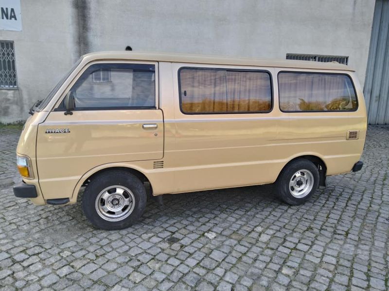 Toyota Hiace Van • 1982 • 234,000 km 4