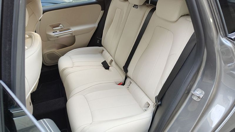 Mercedes-Benz Class B • 2024 • 10,250 km 11