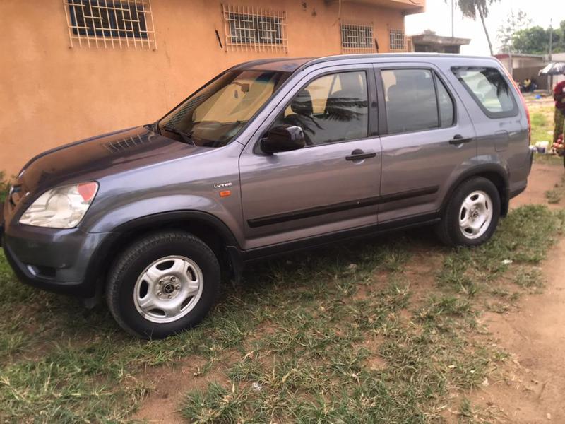 Honda CR-V • 2004 • 128,000 km 3