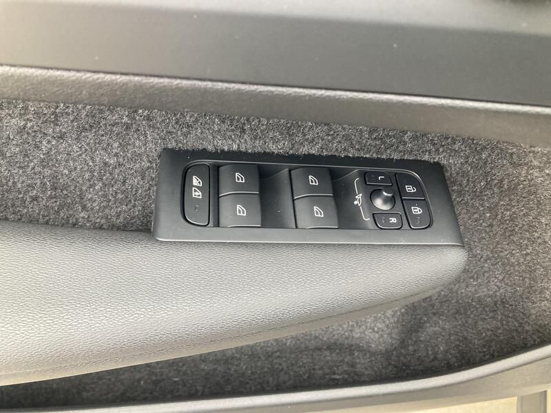 Volvo XC40 • 2024 • 45,624 km 27