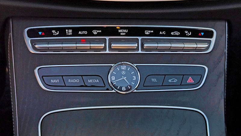 Mercedes-Benz E-Class • 2018 • 73,461 km 26