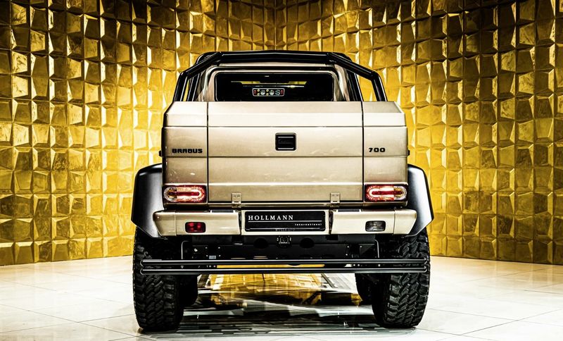 Mercedes-Benz G-Class • 2022 • 200 km 7
