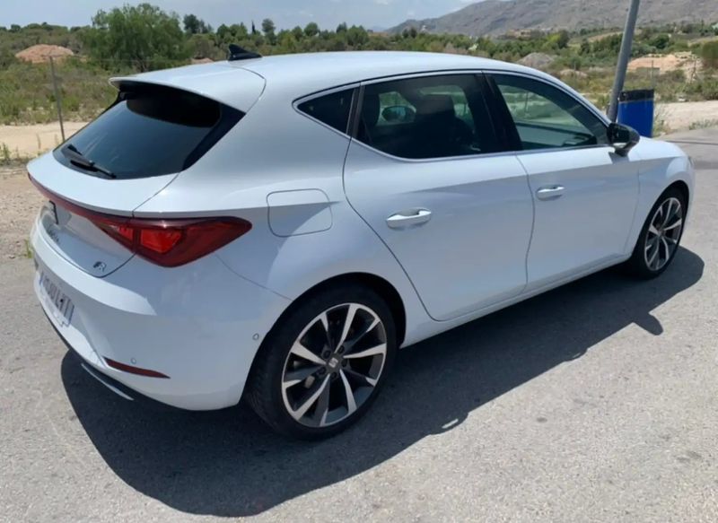 Seat Leon • 2022 • 42,000 km 3