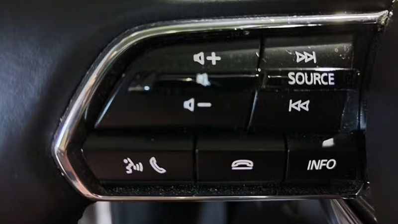 Mazda CX-30 • 2023 • 19,842 km 6