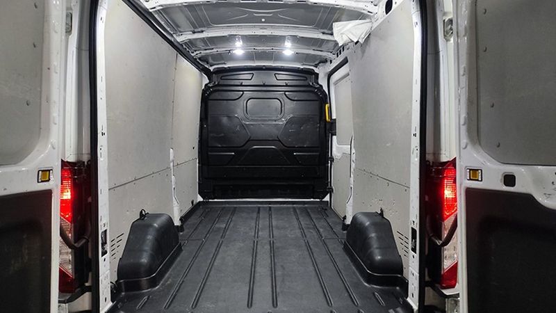 Ford Transit • 2020 • 97,000 km 4