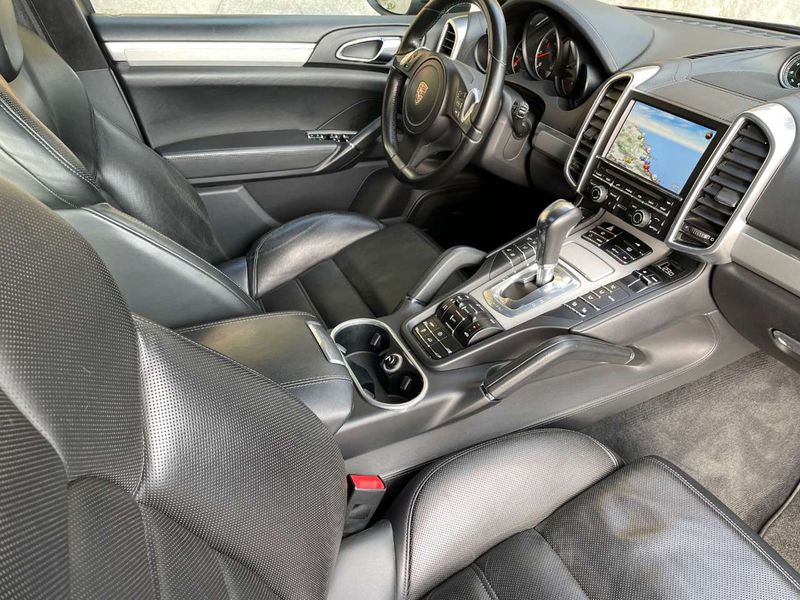Porsche Cayenne • 2010 • 173,500 km 12
