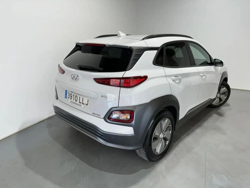 Hyundai Kona Electric • 2020 • 45,203 km 3