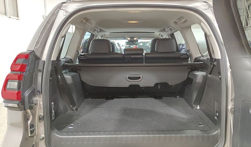 Toyota Land Cruiser • 2022 • 21,500 km 4