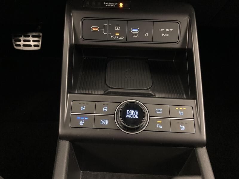 Hyundai Kona • 2023 • 3,526 km 6