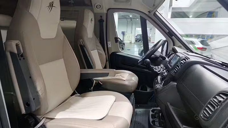 Fiat Ducato Van • 2022 • 9,962 km 9
