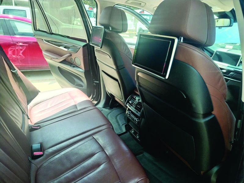BMW X5 • 2015 • 85,306 km 7
