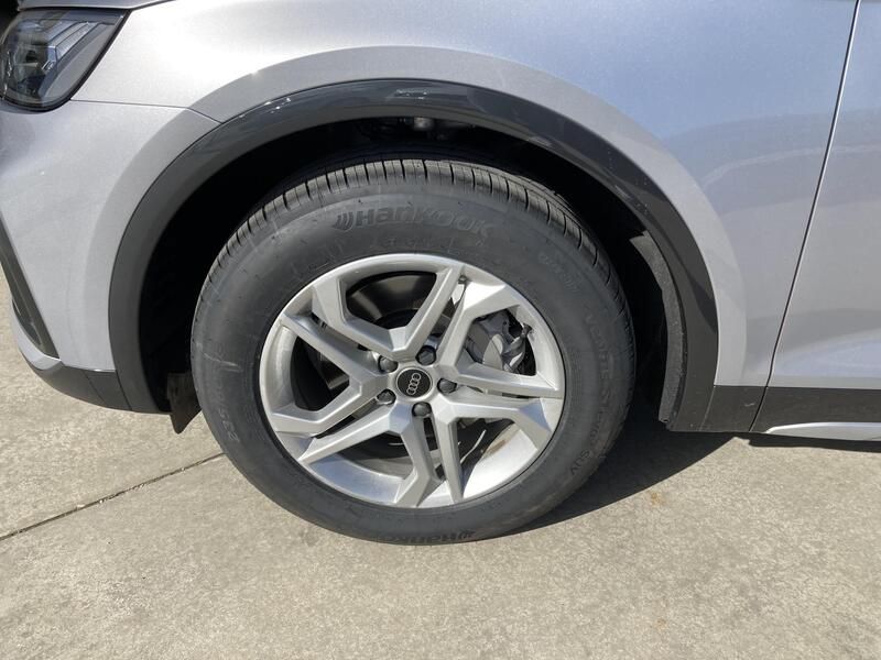 Audi Q5 • 2023 • 19,949 km 12