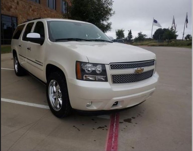 Chevrolet Suburban • 2008 • 140,000 km 9