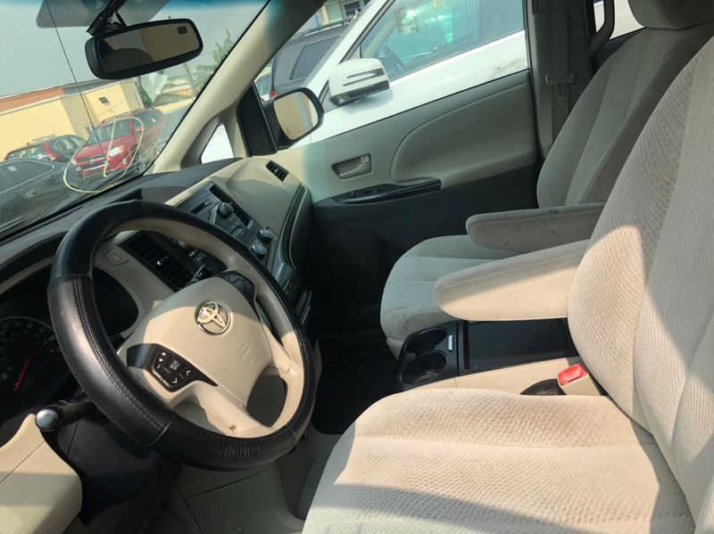 Toyota Sienna • 2018 • 50,000 km 2