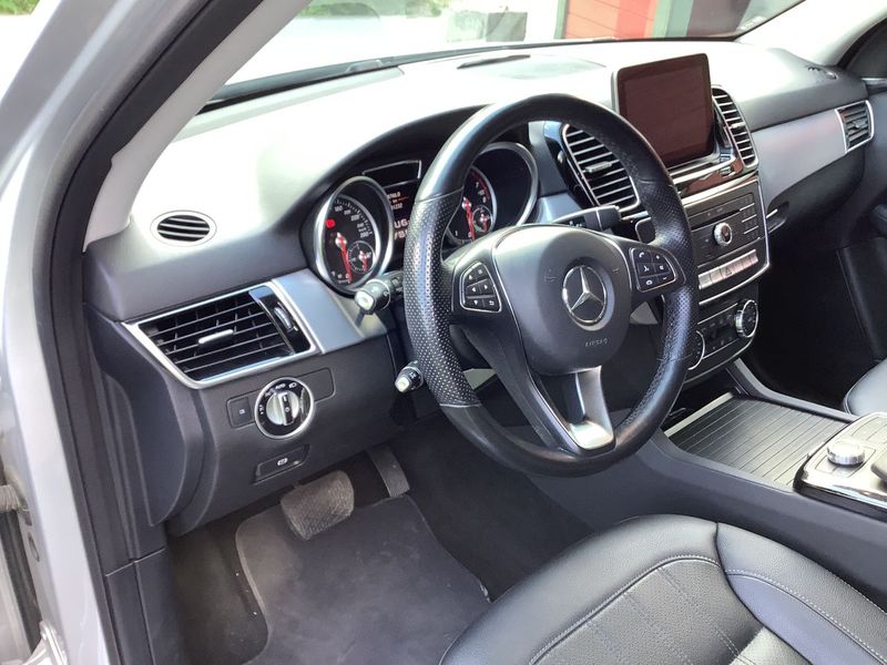 Mercedes-Benz GLE • 2016 • 38,000 km 2