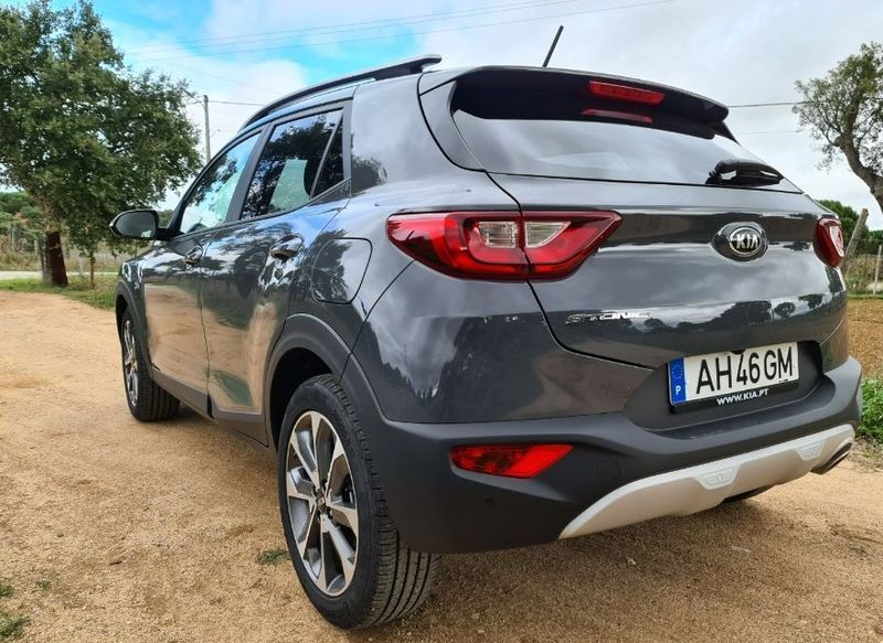 Kia Stinger • 2021 • 9,000 km 3