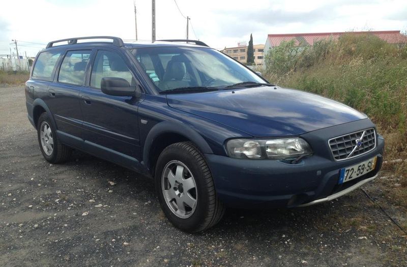Volvo V70 • 2001 • 390,000 km 1