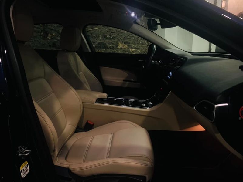 Jaguar XE • 2018 • 80,000 km 7
