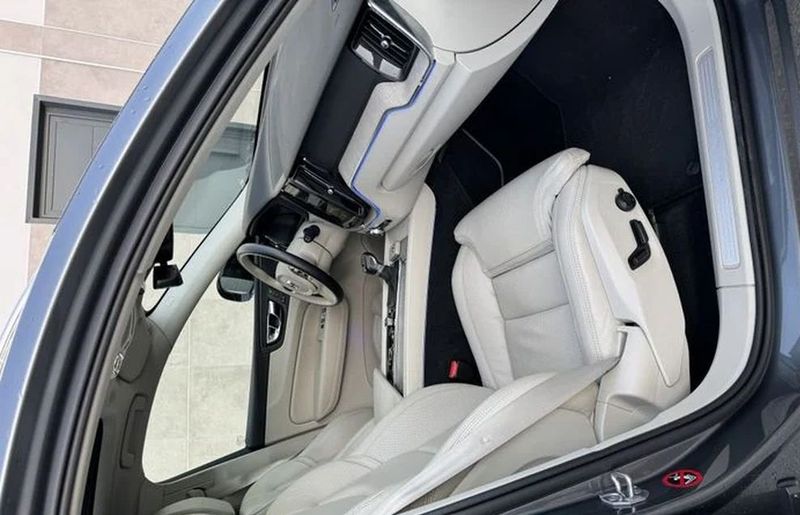 Volvo XC60 • 2020 • 74,000 km 21