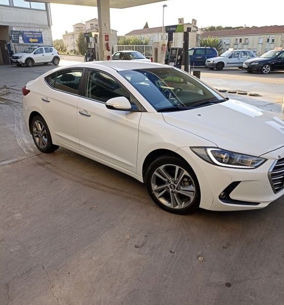 Hyundai Elantra • 2016 • 85,000 km 6