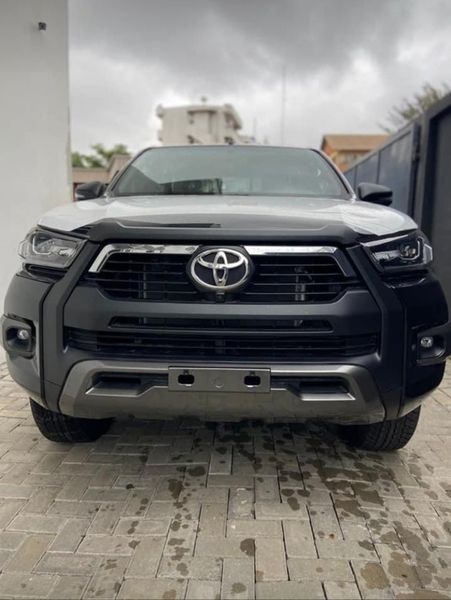 Toyota Hilux • 2019 • 32 km 1