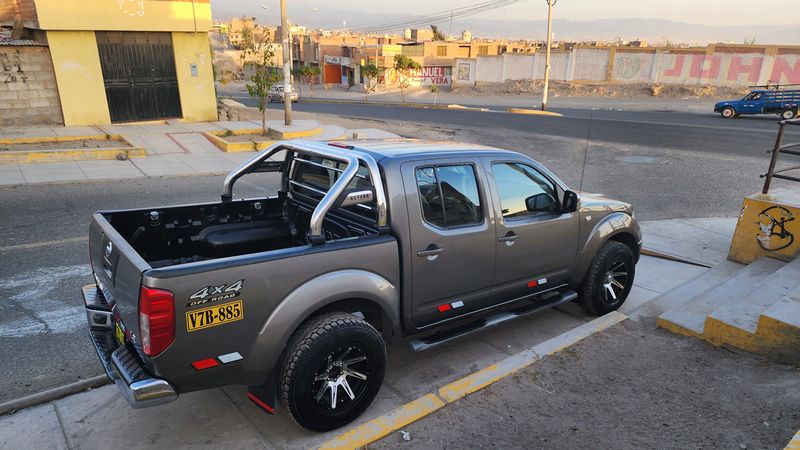 Nissan Navara • 2014 • 100,000 km 3
