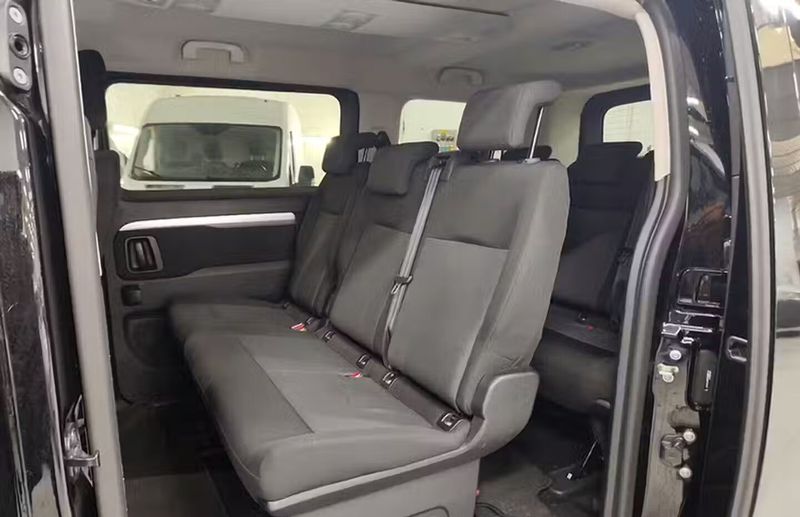 Toyota Verso • 2023 • 29,153 km 6