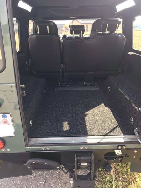 Land Rover Defender • 2012 • 75,000 km 7