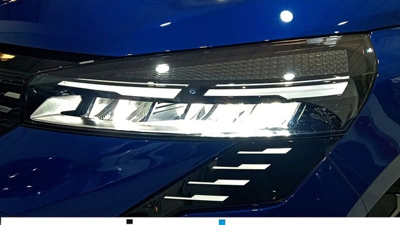 Renault Clio • 2023 • 10,831 km 20