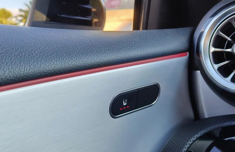 Mercedes-Benz A-Class • 2023 • 39,507 km 8