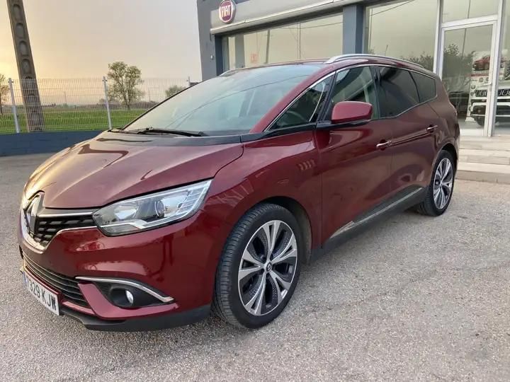 Renault Grand Scenic • 2018 • 136,000 km 2