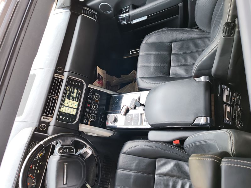 Land Rover Range Rover • 2013 • 103,700 km 7