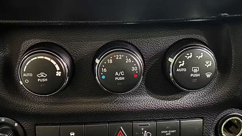 Jeep Wrangler • 2016 • 88,730 km 27