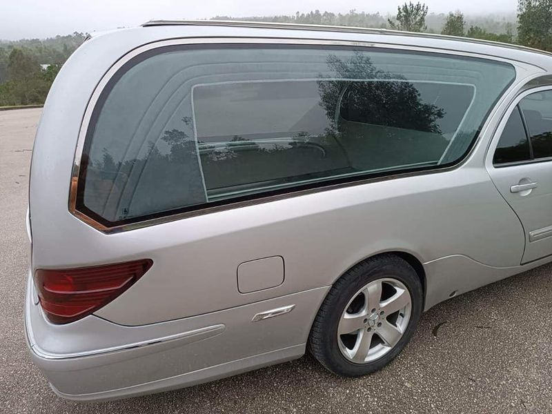 Mercedes-Benz E • 2003 • 230,000 km 10