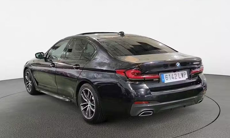 BMW 520D • 2022 • 116,722 km 3