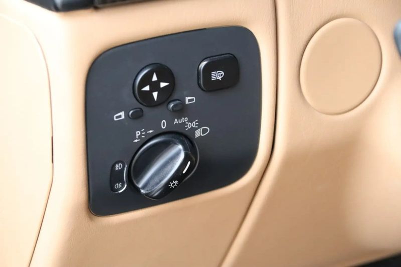 Mercedes-Benz G-Class • 2010 • 299,000 km 13