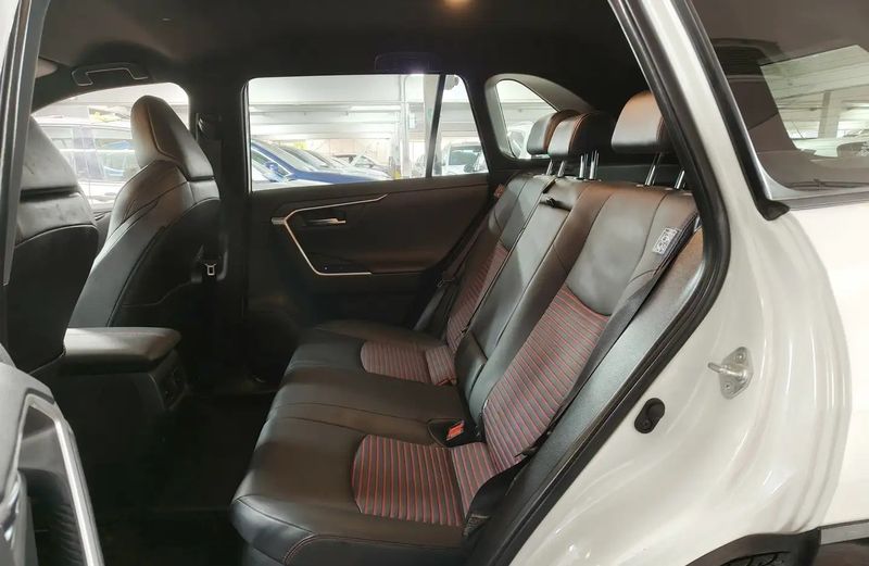 Suzuki Vitara • 2020 • 69,782 km 6